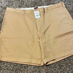 Mens JCrew 7 inch size 38 Khaki shorts. NWT